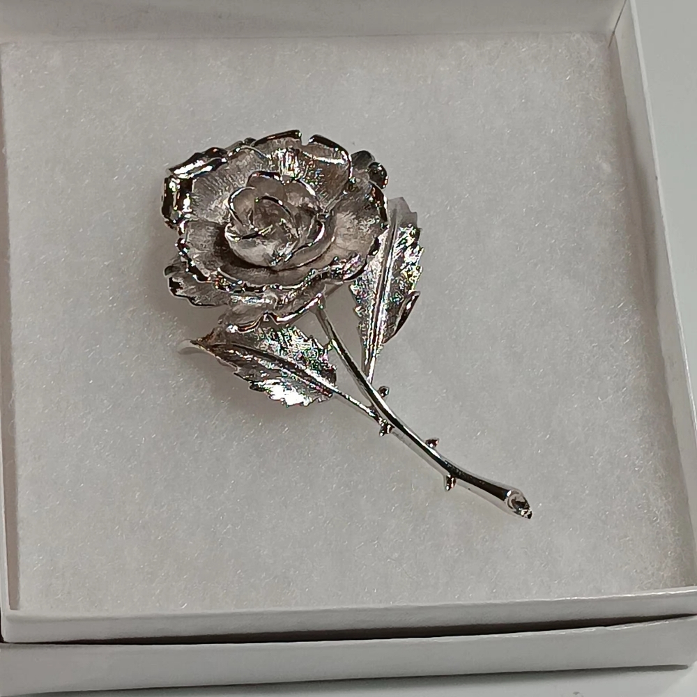 Beautiful Monet Vintage Silver Rose Pin.